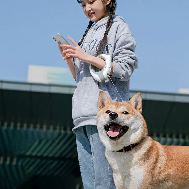 With this dog leash, you can wear it on your wrist instead of constantly holding it in your hand. LaniakeaHome®