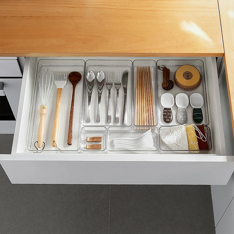 The drawers are a mess, it's time to sort out the items inside.LaniakeaHome®