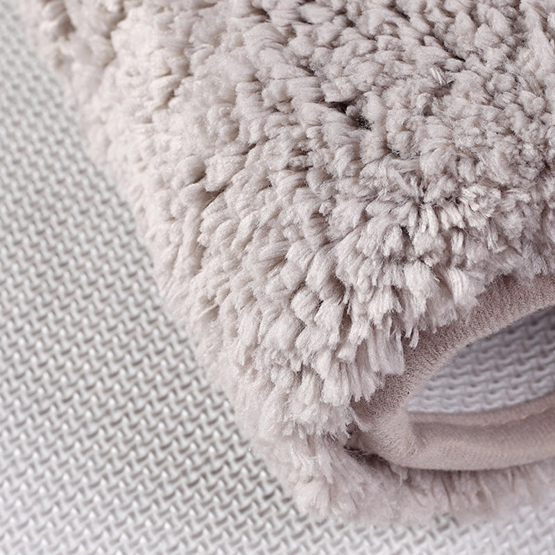 Thick dense high-pile absorbent bathroom rug
